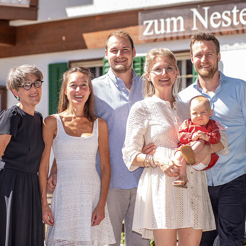 Ihre Gastgeberfamilie Hauser - Nester Metzgerei . Restaurant . Apartments